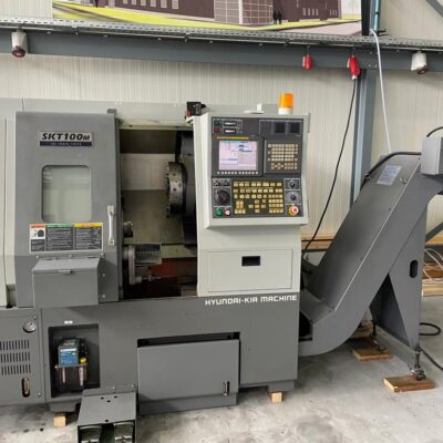 XX-VERKOCHT-XX HYUNDAI-KIA SKT-100M CNC DRAAIBANK MET AANGEDREVEN GEREEDSCHAP EN C-AS