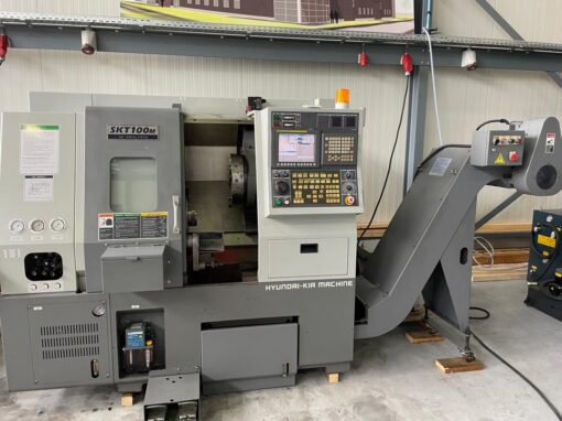 XX-VERKOCHT-XX HYUNDAI-KIA SKT-100M CNC DRAAIBANK MET AANGEDREVEN GEREEDSCHAP EN C-AS