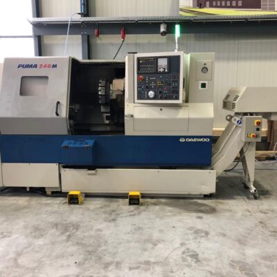 DAEWOO PUMA 240MC CNC-DRAAIBANK MET AANGEDREVEN GEREEDSCHAP EN C-AS