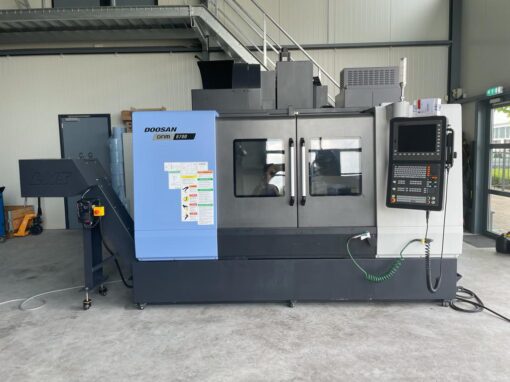 DOOSAN DNM6700 VERTIKAAL BEWERKINGSCENTRUM