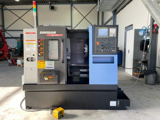 DOOSAN LYNX 220B CNC-DRAAIBANK CNC DRAAIBANK