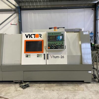 VICTOR VTURN - 26CV CNC-DRAAIBANK MET AANDREVEN GEREEDSCHAP EN C-AS