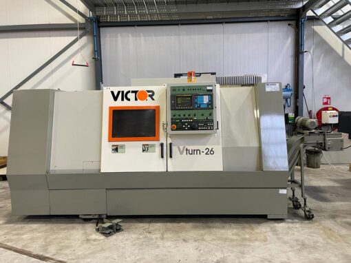 VICTOR VTURN - 26CV CNC-DRAAIBANK MET AANDREVEN GEREEDSCHAP EN C-AS