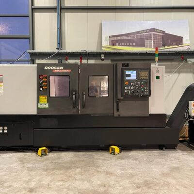 DOOSAN PUMA 2600LM CNC-DRAAIBANK MET AANGEDREVEN GEREEDSCHAP EN C-AS