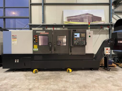 DOOSAN PUMA 2600LM CNC-DRAAIBANK MET AANGEDREVEN GEREEDSCHAP EN C-AS