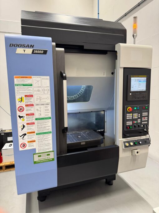 Doosan T3600D vertikaal boor-tapcentrum met palletwisselaar (2019/06) - Afbeelding 3